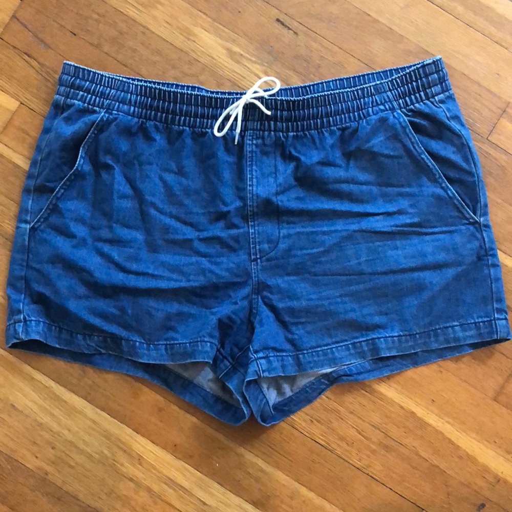 Blue Jean shorts with elastic waist!